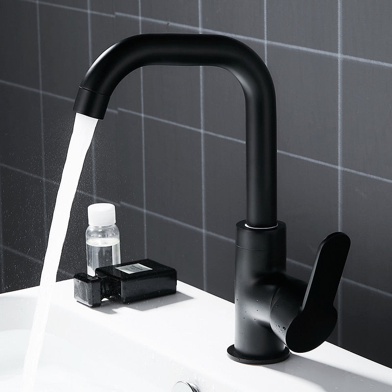 MachEchovation Basil MatteBlack Faucet